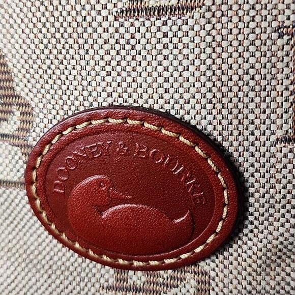 Dooney & Bourke Initial Shoulder Bag Red Accent Gold Tone Hardware Detail - Picture 2 of 11